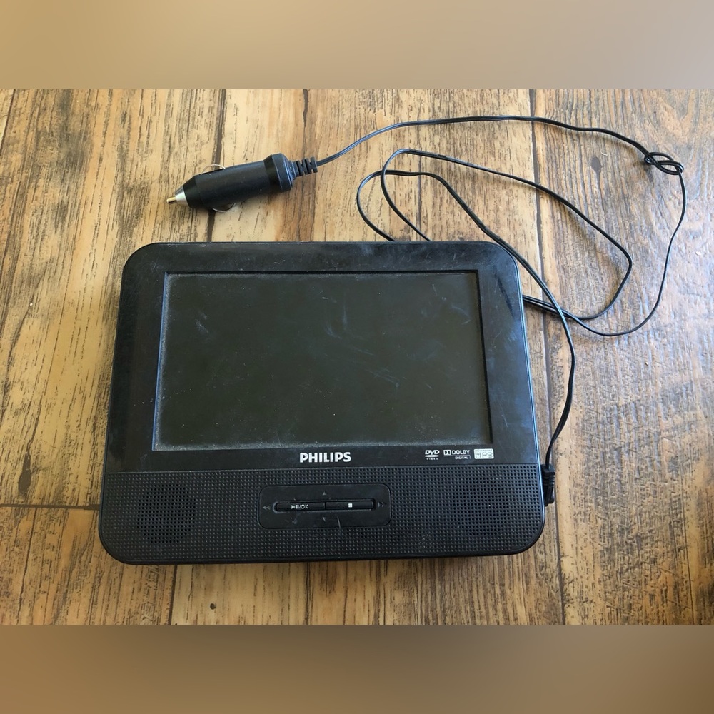 Philips PD7012/37 Black 7 Inch Screen Portable DVD Player For Car, Works